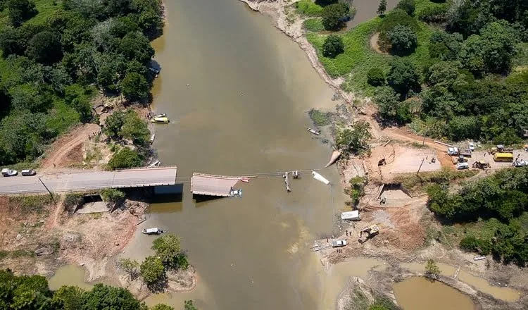 Pontes desabadas na BR-319
