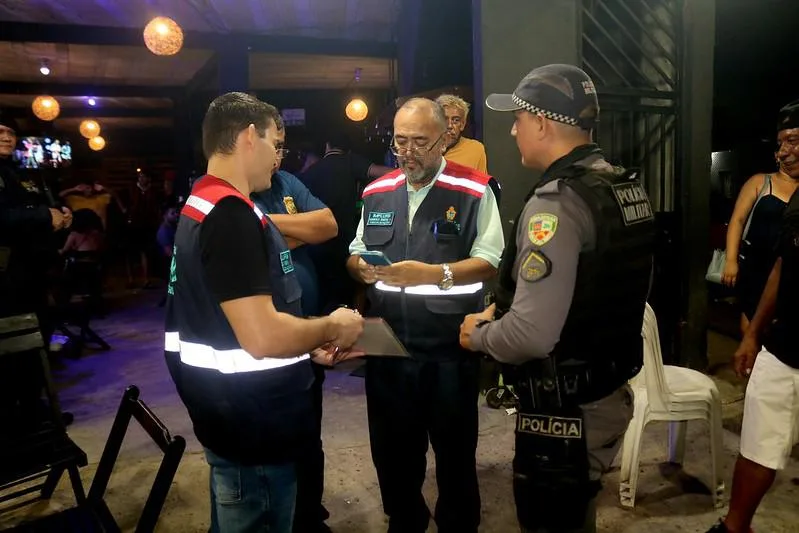 CIF-Um-estabelecimento-foi-interditado-cinco-autuados-e-43-condutores-de-veiculos-autuados-ou-notificados-entre-a-noite-de-sabado-e-madrugada-deste-domingo