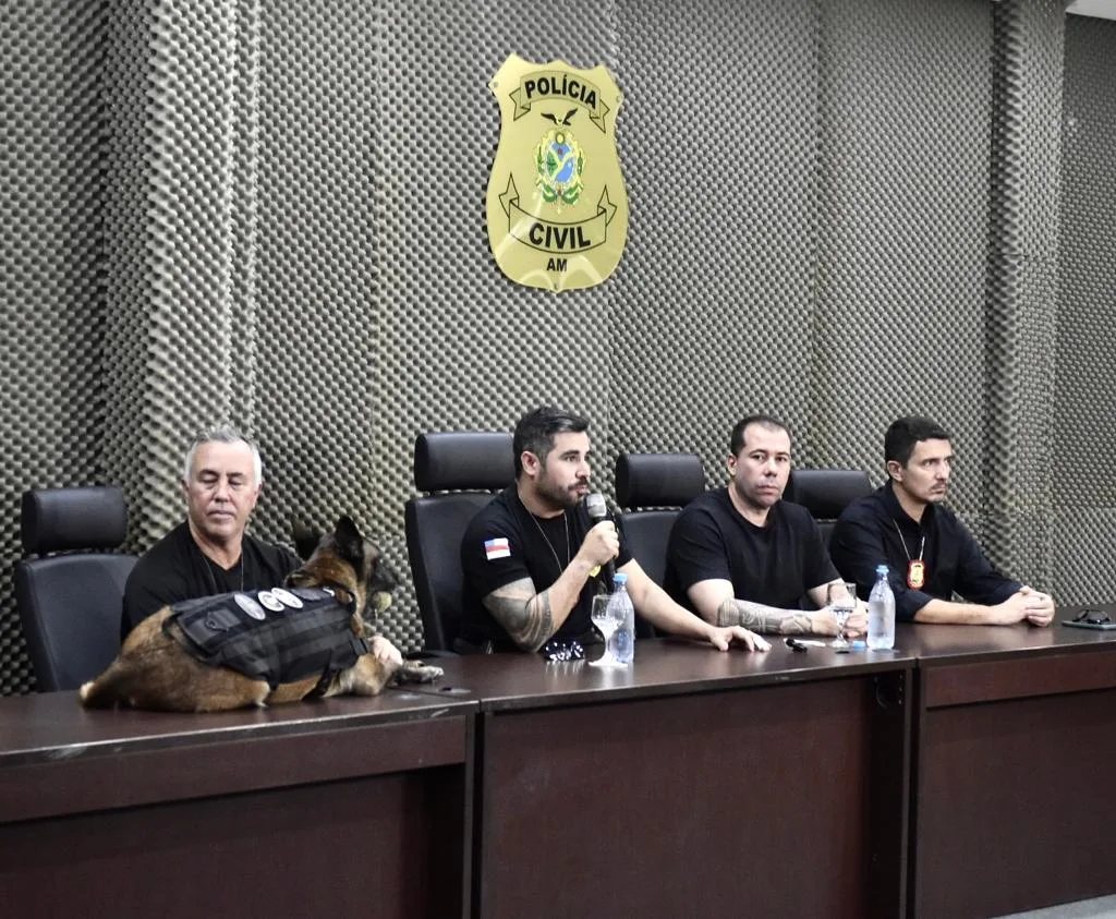 Polícia releva esquema do tráfico de drogas em coletiva - Foto: Erlon Rodrigues