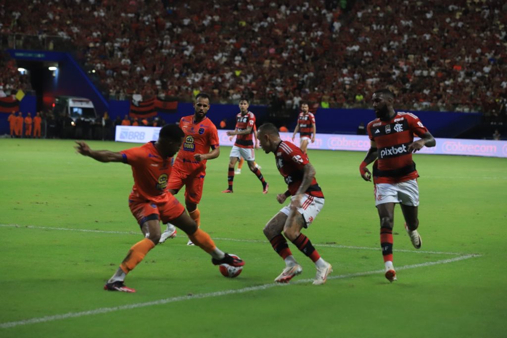 Flamengo-e-Audax-na-Arena-da-Amazonia-1-FOTO-Julcemar-Alves-