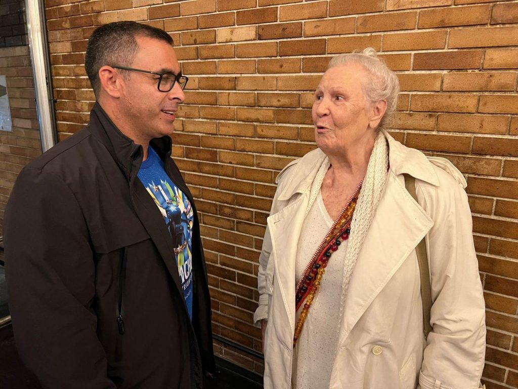 Ericky Nakanome do Boi Caprichoso e a carnavalesca Maria Augusta participam de roda de conversa no Rio de Janeiro - Foto: Carlos Alexandre