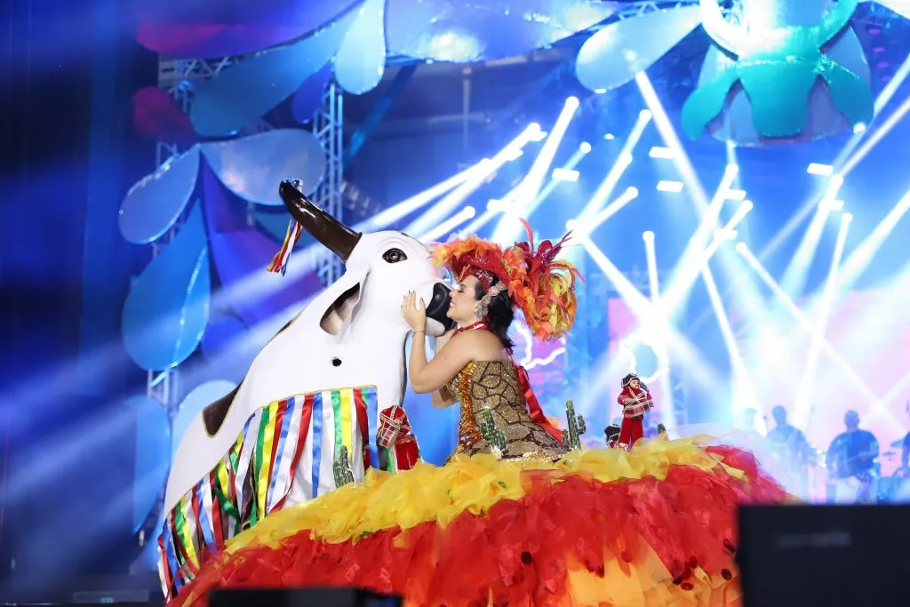 Cultura_Sinhazinha-Corre-Campo-Vanessa-Costa_Thais-Araujo-