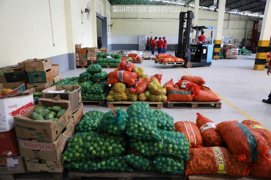 Escolas do AM são abastecidas de alimentos para início do ano letivo ( Foto: Euzivaldo Queiroz)