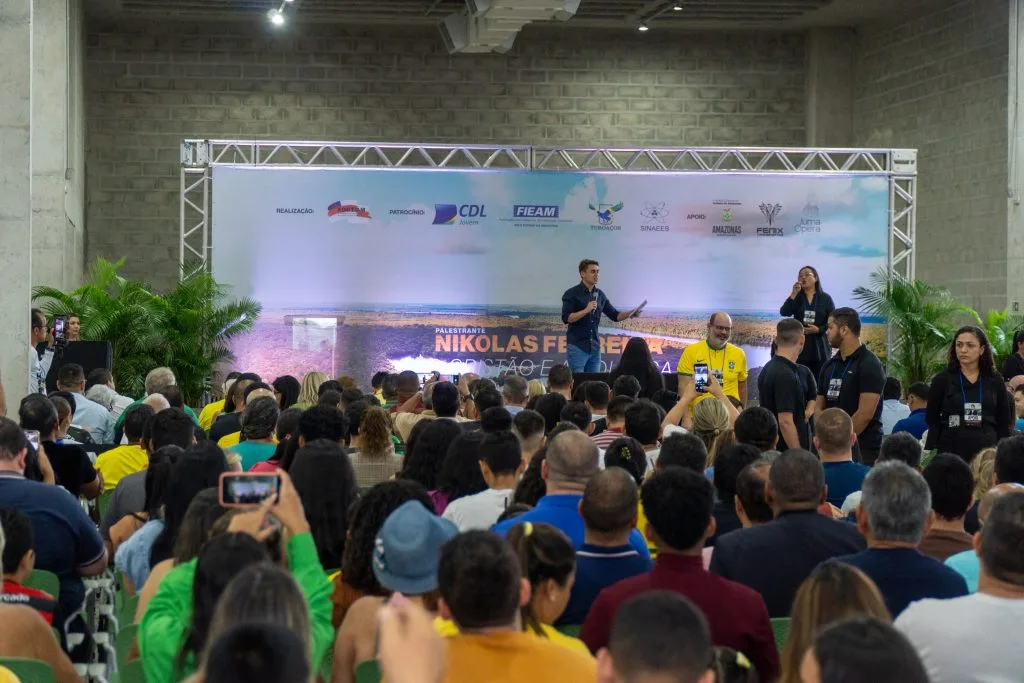 O evento foi aberto ao público e patrocinado por empresários dos setores do Comércio, Serviço e Indústria, contando com o apoio da deputada estadual Débora Menezes,