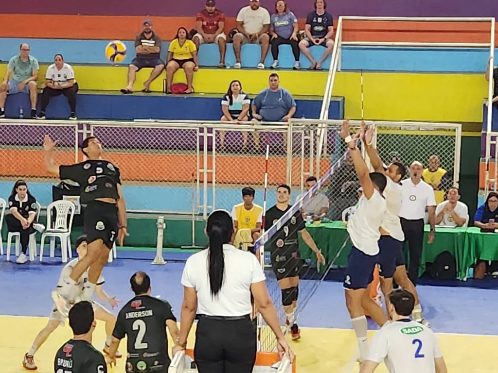 Manaus Vôlei derrota Saga Cruzeiro de MG (Foto: Divulgação)