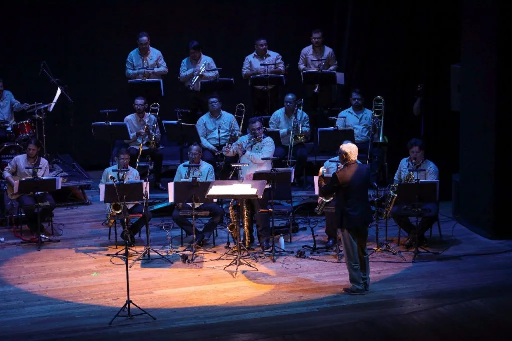 Amazonas Band apresenta Show gratuito no Teatro Amazonas (Foto: Marcely Gomes)