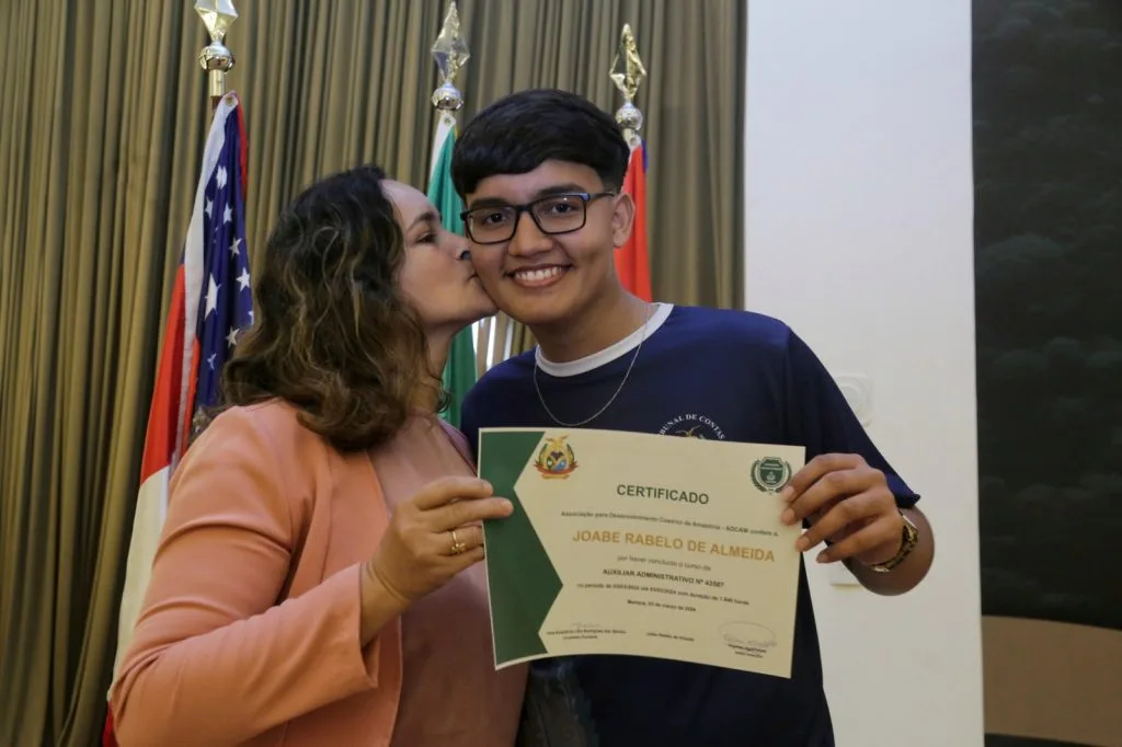 Formatura de menores aprendizes no TCE