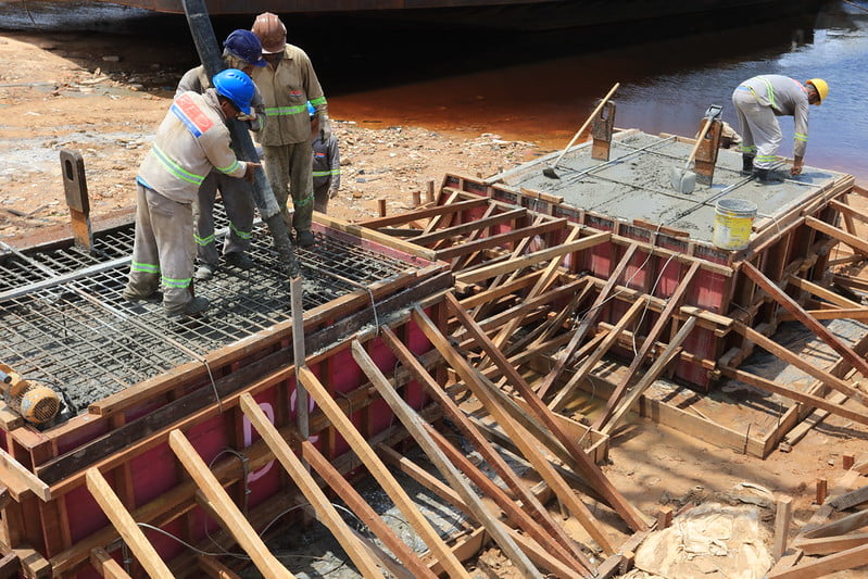 Pier turístico está sendo construído na orla de Manaus (Foto: Divulgação)
