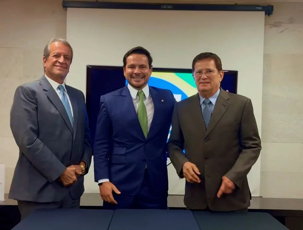 Capitão Alberto Neto se reúne com Valdemar Costa Neto e Bolsonaro para alinhar pré-candidatura à Prefeitura de Manaus (Foto: Divulgação)