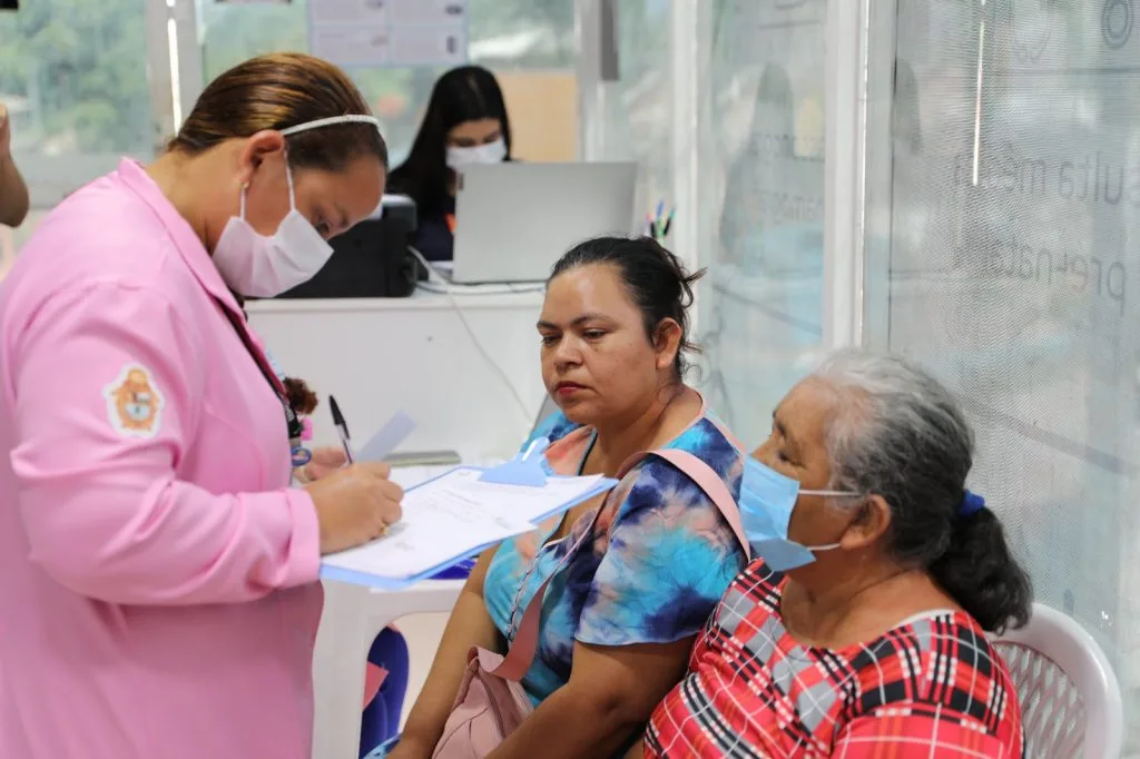 Unidade móvel de saúde da mulher_manaus_semsa (Foto: Divulgação)