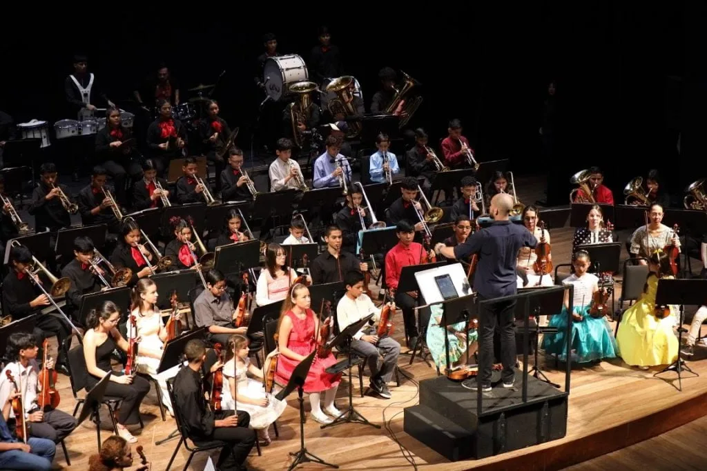 Concerto da Juventude_projetos de extensão da UEA celebram o Dia das Mães, no Teatro Amazonas_Fotos_Daniel Brito_Ascom UEA