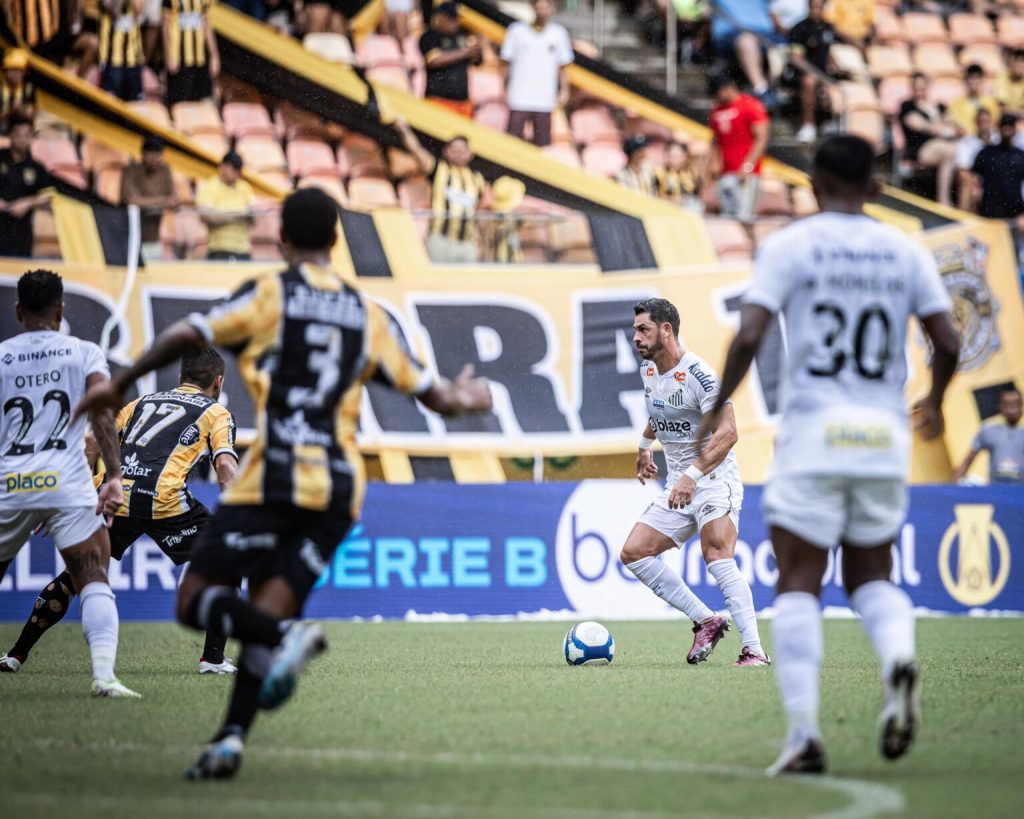 Santos sofre derrota para o Amazonas em Manaus (Foto: SFC)