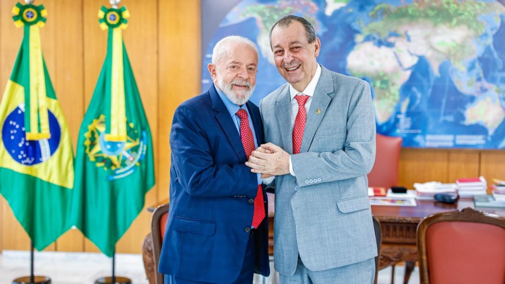 Omar Aziz leva demandas do Amazonas ao Presidente Lula em Brasília (Foto: Divulgação)