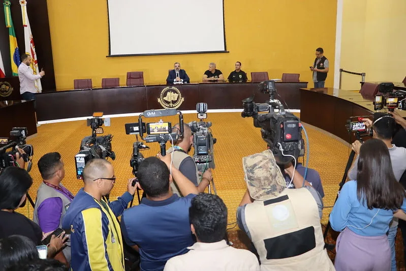 Coletiva de imprensa para esclarecimento das prisões de policiais durante Operação Audácia (Foto: Divulgação)