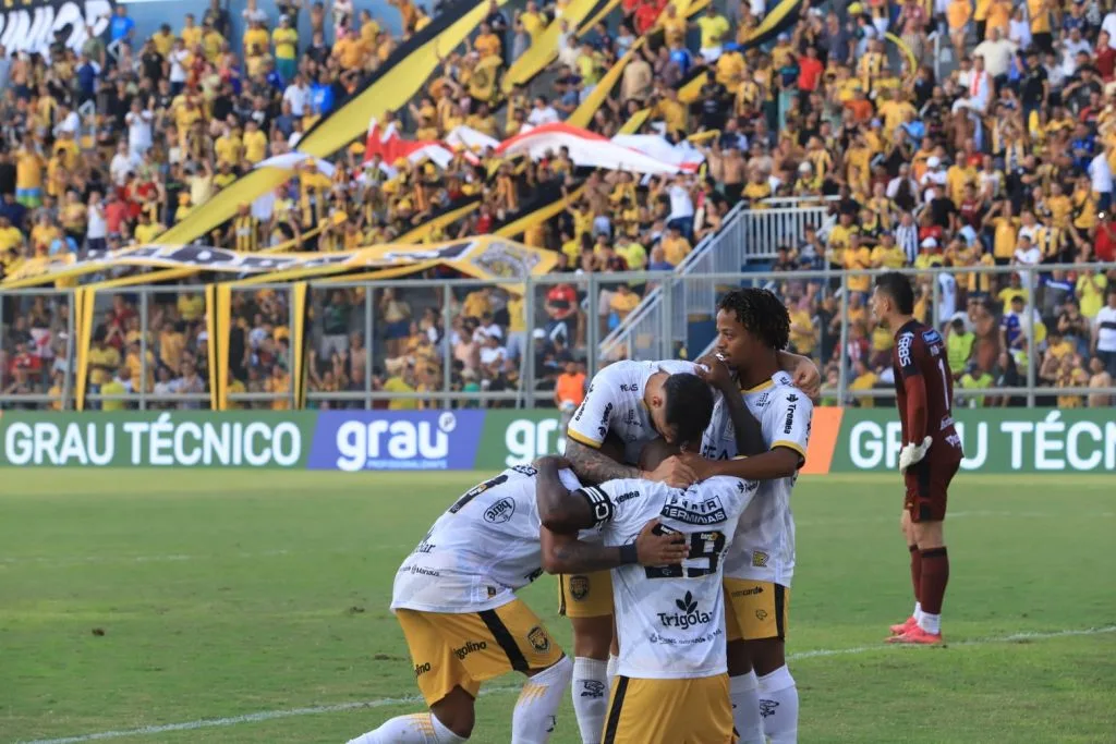 SEDEL - Jogadores do Amazonas Comemoram Gol FOTO Julcemar Alves