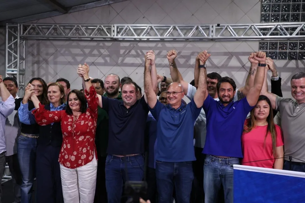 Roberto-cidade-anuncia-coronel-Menezes-como-candidato-a-vice-prefeito-de-manaus.