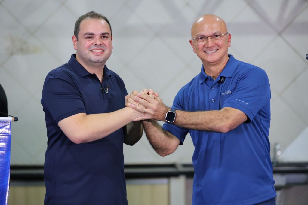 Roberto-cidade-anuncia-coronel-Menezes-como-candidato-a-vice-prefeito-de-manaus.