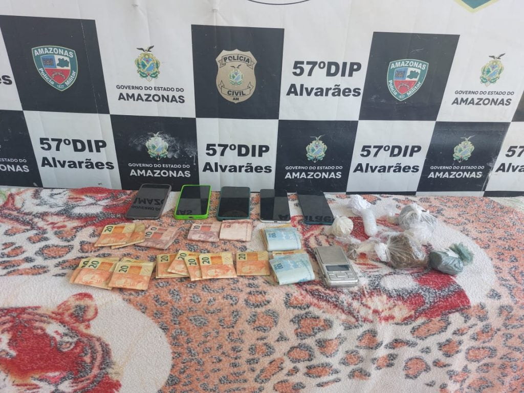 Droga-apreendida-em-Alvaraes-em-posse-de-irmas_mulheres-presas