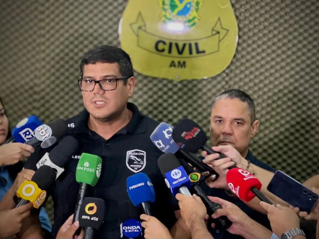 DEL-RICARDO-CUNHA-E-SECRETARIO-VINICIUS-ALMEIDA_FOTO-BEATRIZ-SAMPAIO