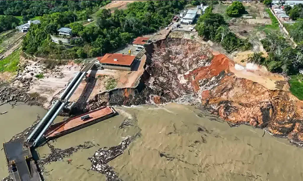 Deslizamento no Porto da Terra Preta em Manacapuru deixa desaparecidos (Foto: Reprodução)