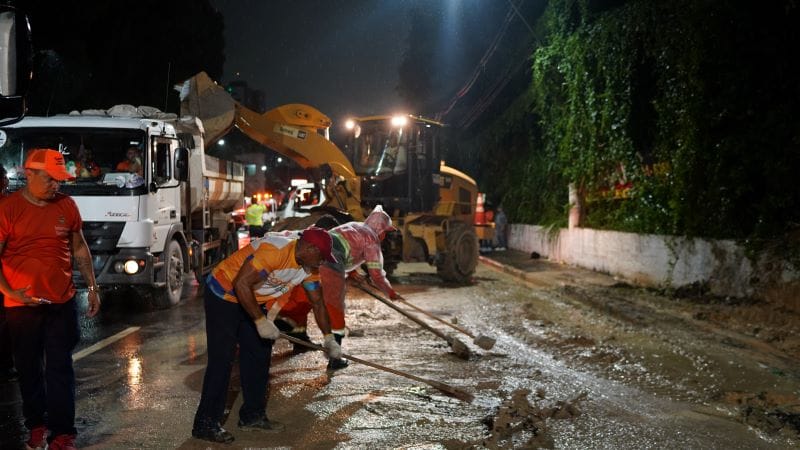 Com-acao-imediata-Prefeitura-de-Manaus-libera-avenida-Mario-Ypiranga-em-apenas-3h-de-trabalho