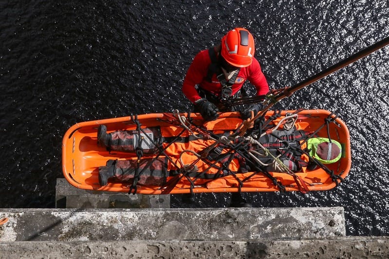 Treinamento de bombeiros para salvamento na Ponte Phelipe Daou em Manaus (Foto: Divulgação)