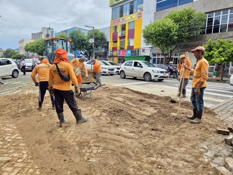 
Forca-tarefa-da-Prefeitura-de-Manaus-realiza-obras-de-drenagem-profunda-no-centro-de-manaus-.