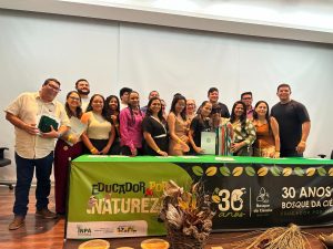 Alguns-dos-homenageados-na-solenidade-de-30-anos-do-Bosque.-Foto-Cimone-Barros-Ascom-Inpa.j
