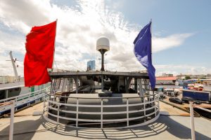 Embarcação rumo a Parintins