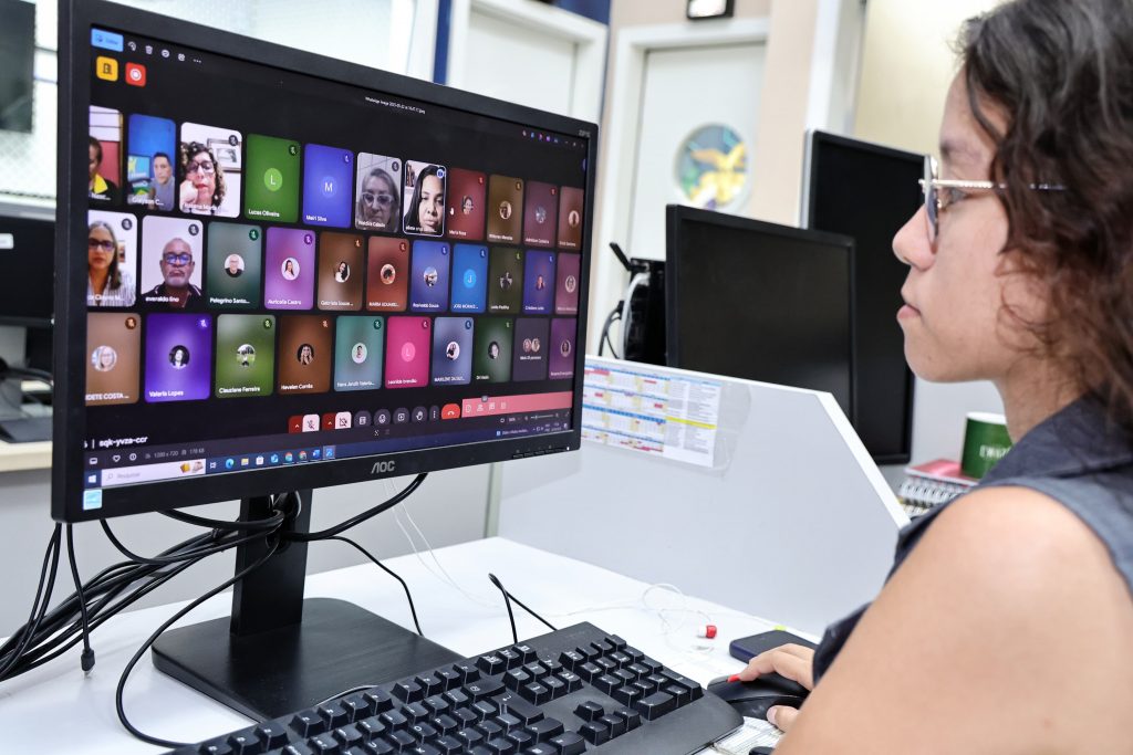 France Melo apresenta o PROFAC como exemplo de boa prática em controle social do Fundeb