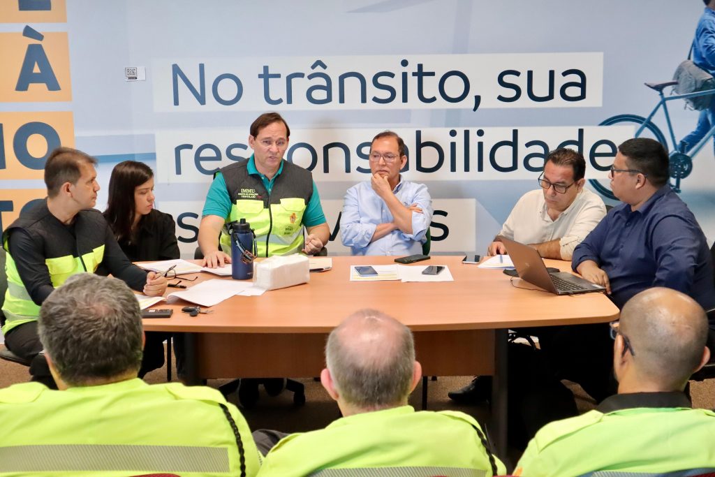 Agentes do IMMU atuam em interdições para Marcha para Jesus 2025 em Manaus