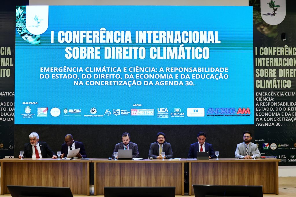 Abertura da Conferência Internacional sobre Direito Climático no TCE-AM com autoridades e especialistas