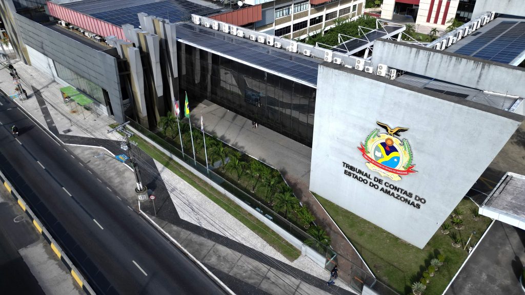 Auditório do TCE-AM preparado para receber o XXI SINAOP, simpósio sobre obras públicas sustentáveis na Amazônia