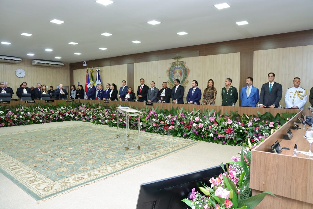 Conselheiro Júlio Pinheiro representa o TCE-AM na posse das desembargadoras do TJ-AM