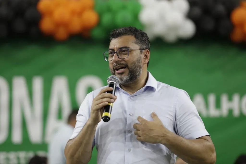 Governador-Wilson-Lima-assina-ordem-de-servico-para-ampliacao-do-hospital-e-anuncia-novas-obras-no-setor-viario-de-Rio-Preto-da-Eva-8_foto-Alex-Pazuello-Secom-1024x682