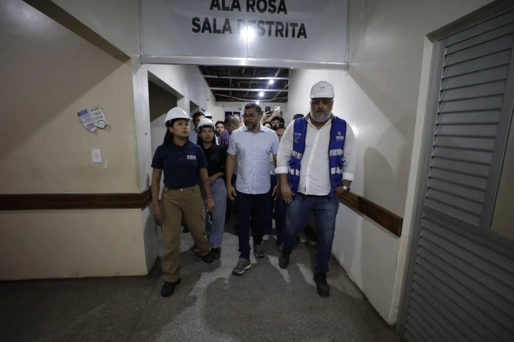 Governador-Wilson-Lima-assina-ordem-de-servico-para-ampliacao-do-hospital-e-anuncia-novas-obras-no-setor-viario-de-Rio-Preto-da-Eva-8_foto-Alex-Pazuello-Secom-1024x682