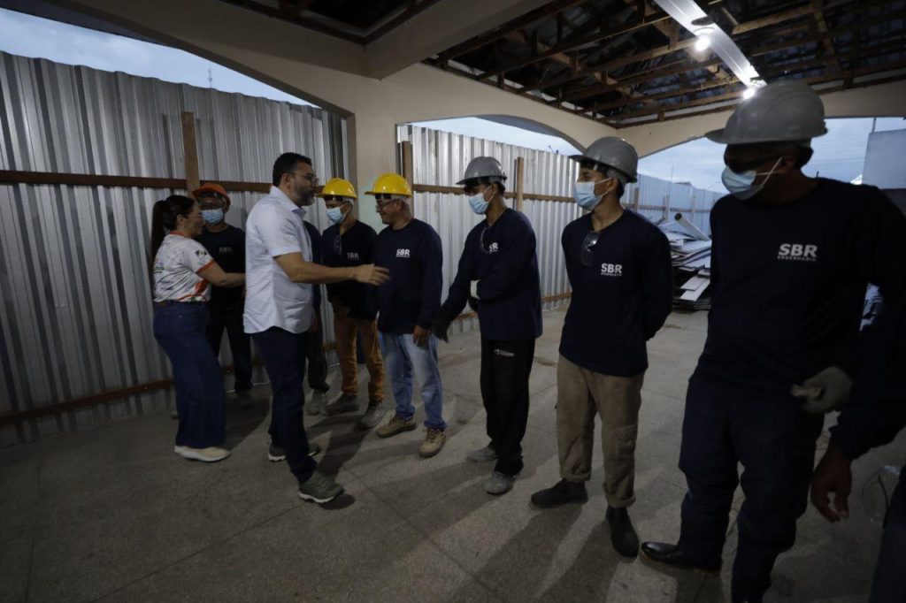 Governador-Wilson-Lima-assina-ordem-de-servico-para-ampliacao-do-hospital-e-anuncia-novas-obras-no-setor-viario-de-Rio-Preto-da-Eva-8_foto-Alex-Pazuello-Secom-1024x682