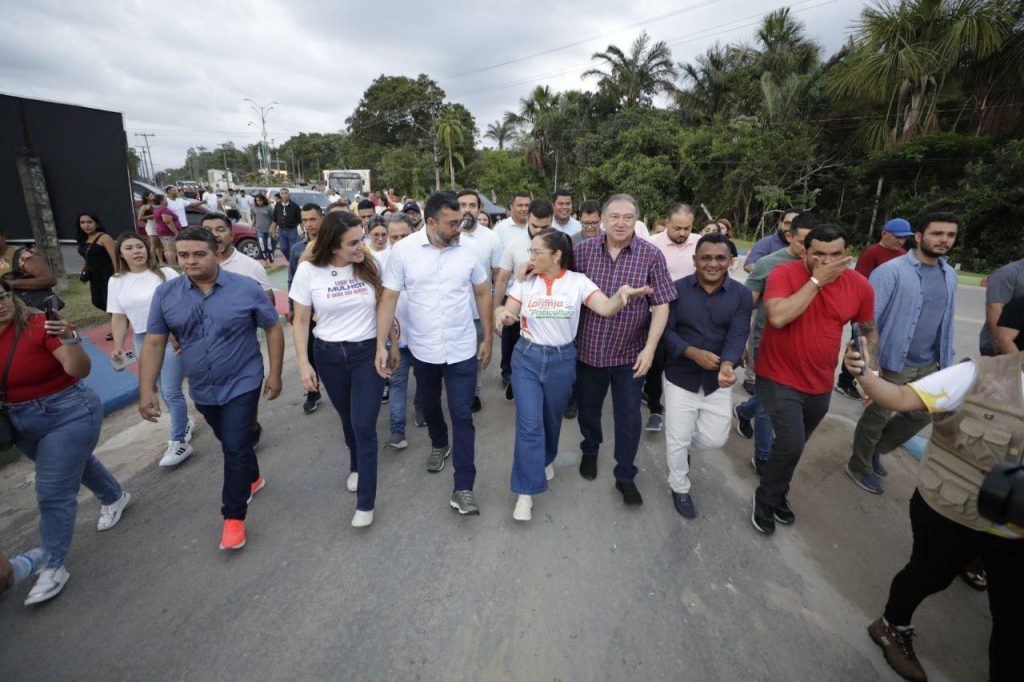 Governador-Wilson-Lima-assina-ordem-de-servico-para-ampliacao-do-hospital-e-anuncia-novas-obras-no-setor-viario-de-Rio-Preto-da-Eva-8_foto-Alex-Pazuello-Secom-1024x682