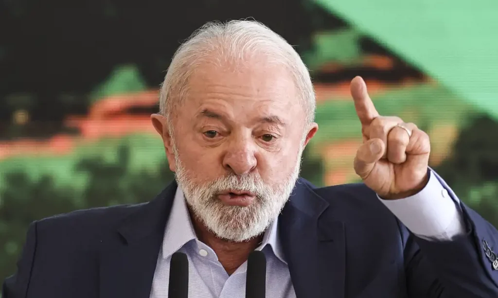 Presidentes Lula e Xi Jinping durante conversa sobre cooperação e comércio internacional