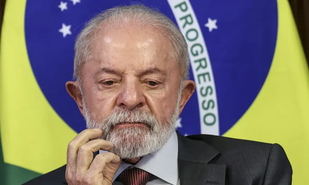 Presidente Lula durante reunião ministerial no Palácio do Planalto, em Brasília