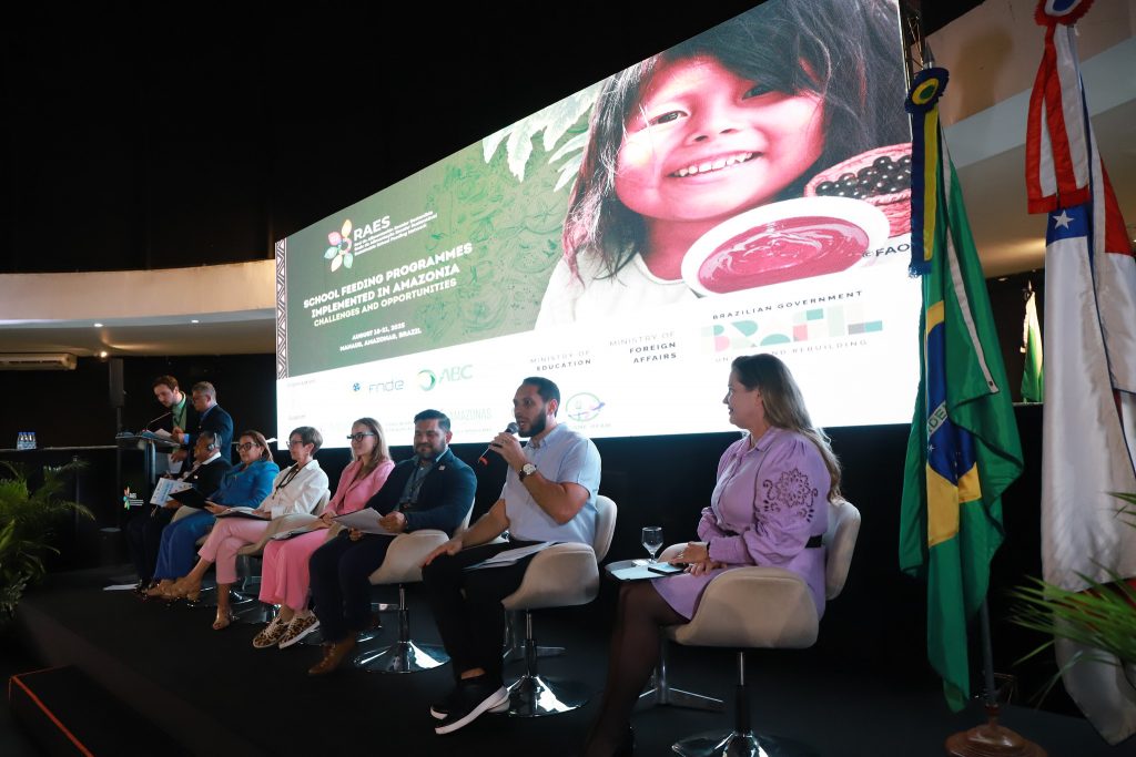 Delegações de 18 países participam de missão técnica sobre alimentação escolar sustentável em Manaus