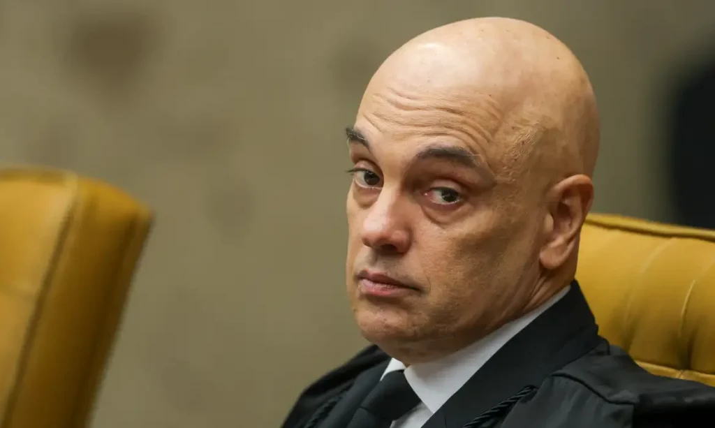 Ministro Alexandre de Moraes autoriza visitas de familiares a Bolsonaro em prisão domiciliar
