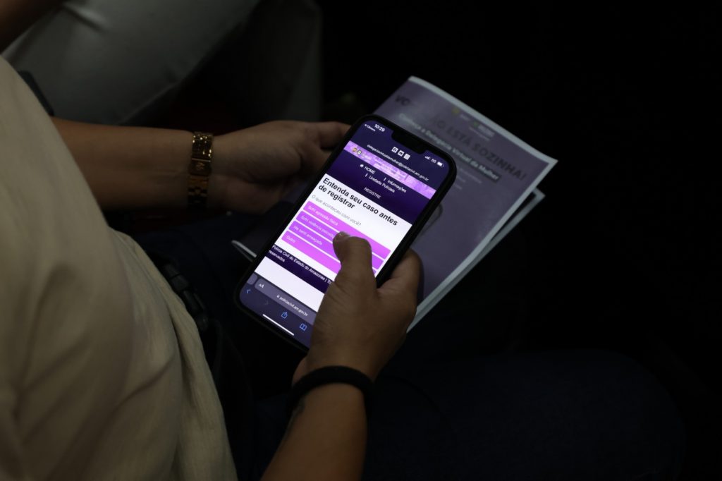 Delegacia Virtual da Mulher: autoridades lançam plataforma digital para facilitar proteção às vítimas no Amazonas