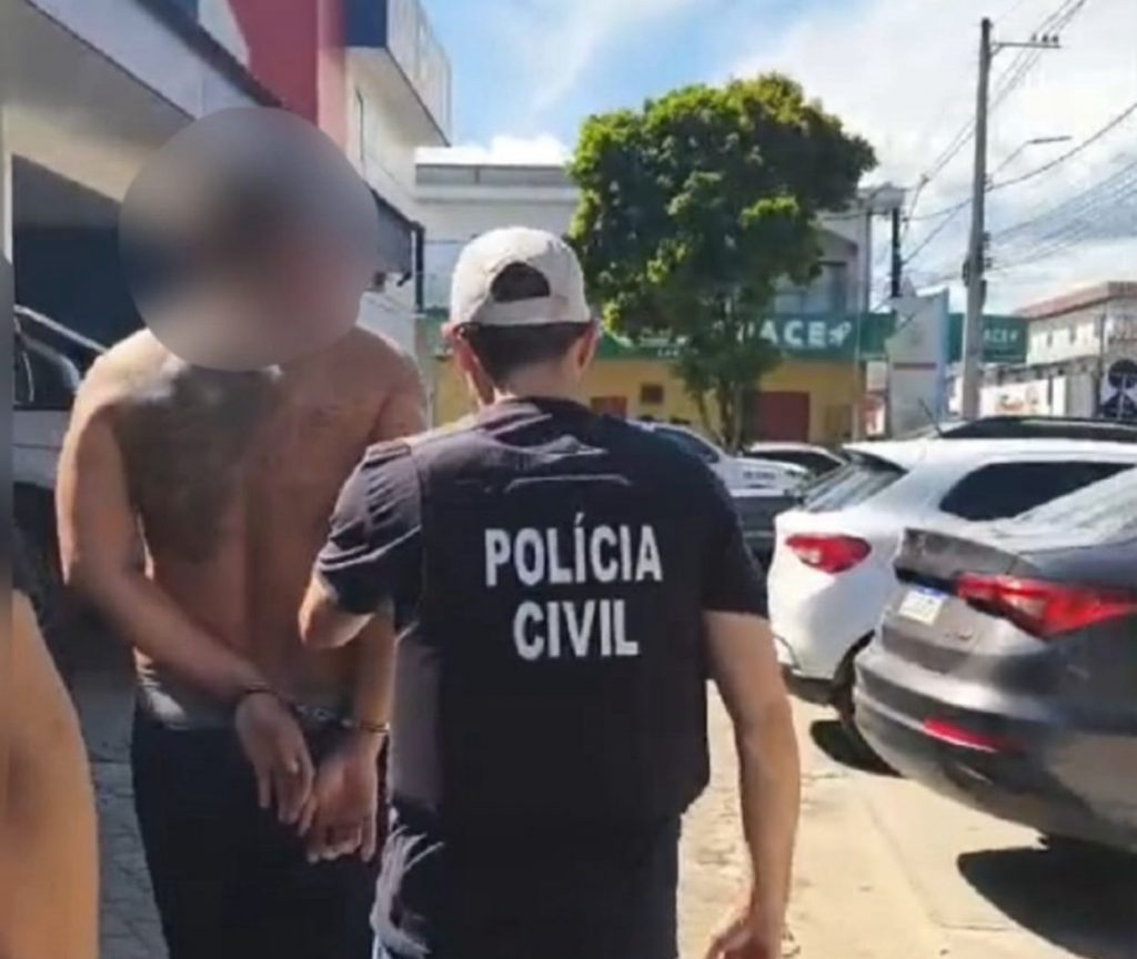 Homem preso pela Polícia Civil em Manaus por incendiar a casa da irmã grávida durante operação contra violência doméstica.