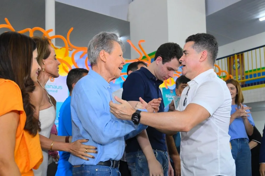 Prefeito de Manaus inaugura escola Arthur Bisneto ao lado do ex-prefeito Arthur Neto