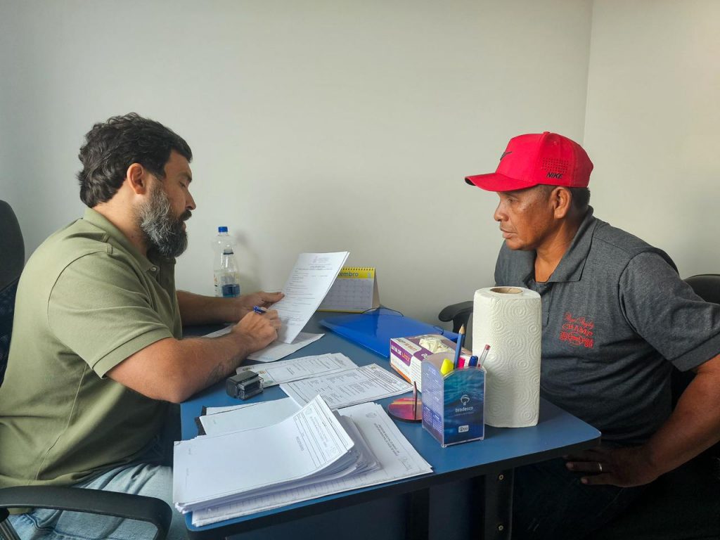 Dr George Lins atende pacientes em Maraã