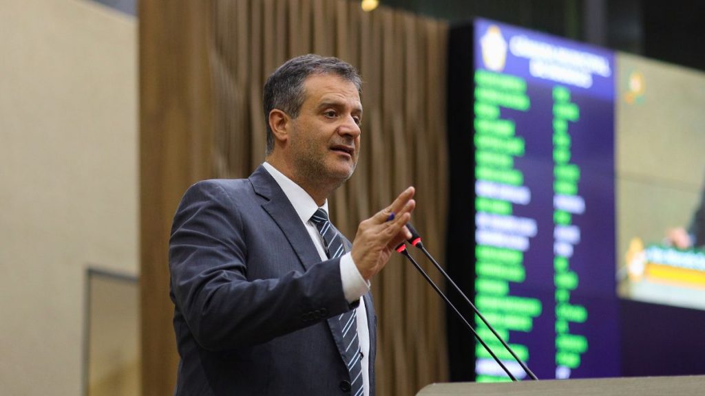 Marcelo-Serafim-destaca-aprovacao-em-comissao-de-PL-que-proibe-cobranca-de-agua-de-pocos-artesianos-em-condominios-de-Manaus
