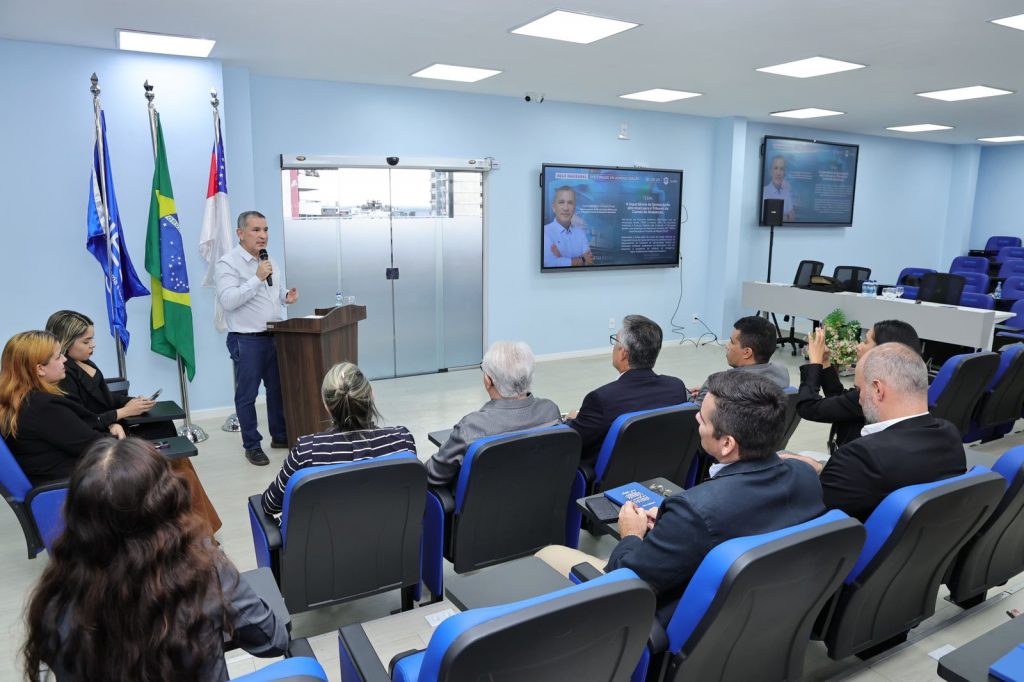 Servidores participam da aula inaugural do Dinter em Administração promovido pelo TCE-AM e parceiros
