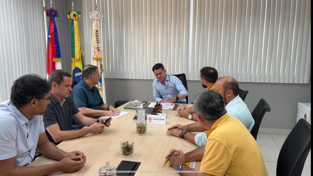 Prefeito de Manaus David Almeida anuncia banca organizadora do concurso da Semed