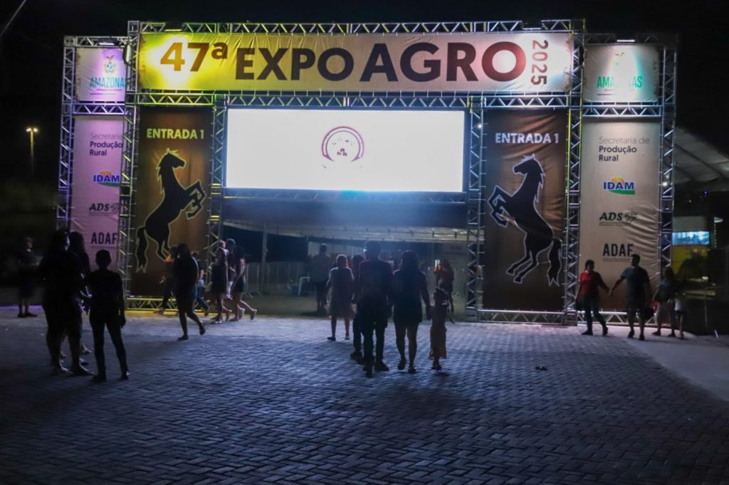 Ônibus levam visitantes à Expoagro 2025 em Manaus